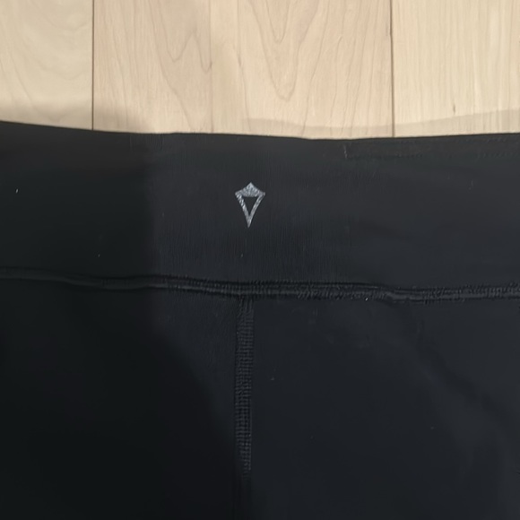 ivivva black leggings - Picture 2 of 3